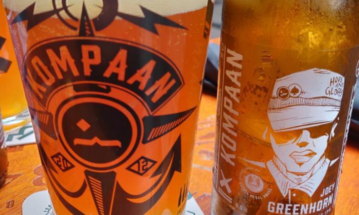 Kompaan Joey Greenhorn bierglas en fles